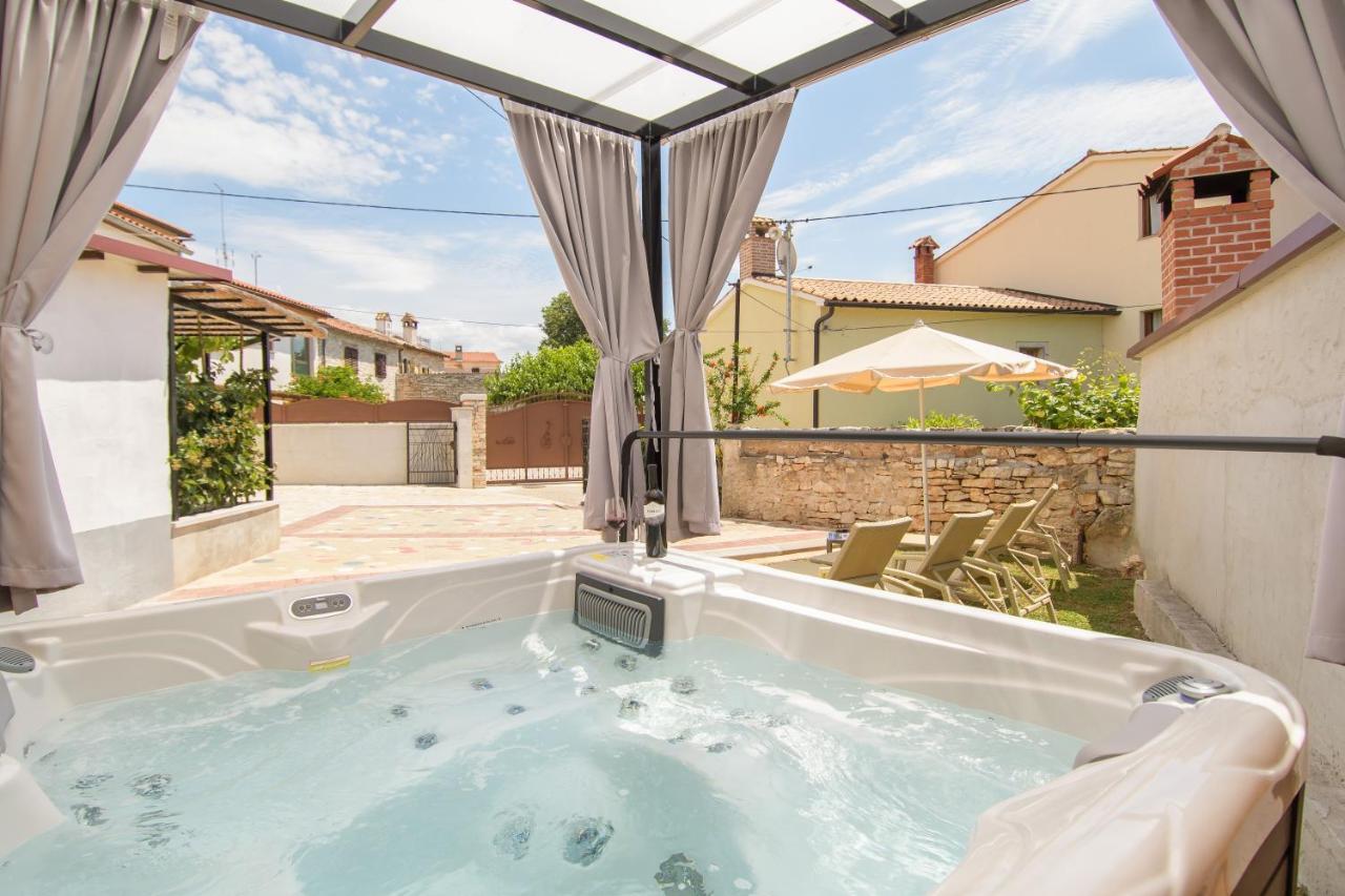 Holiday Home Giovanni Vabriga With Private Jacuzzi Tar-Vabriga Exterior foto